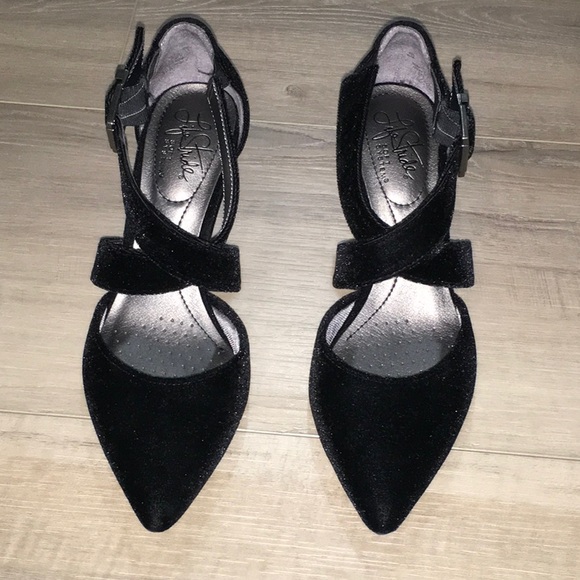 Life Stride Flex Soft System Black Pointy Toe Velvet Strappy Heels Size 6 - Picture 1 of 11